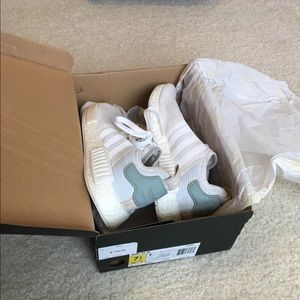 Adidas nmd R1 women’s